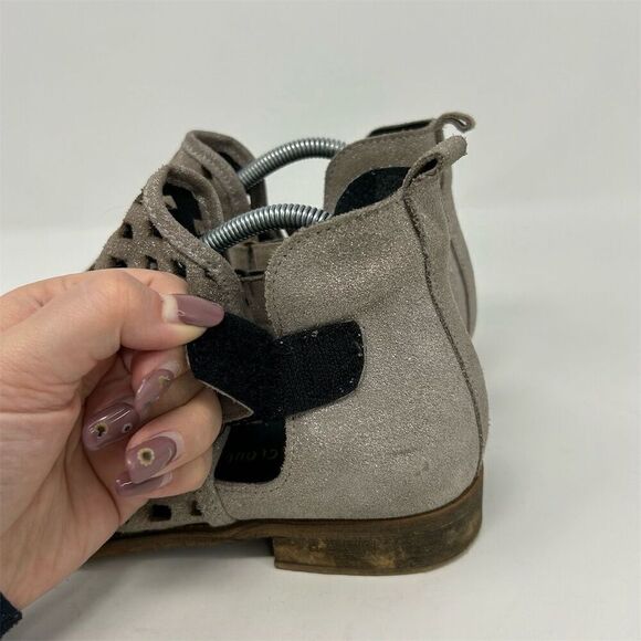 Musse & Cloud Light Gray Silver Perforated Leather Ankle Booties Size 40 (US 9) - Picture 8 of 14